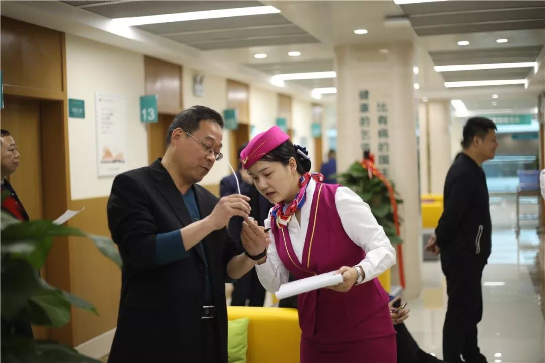 孝感24小时套医保卡(北京医保卡使用指南)